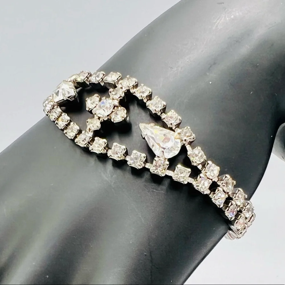 Vintage silver tone rhinestone chain bracelet 7” - Picture 7 of 8